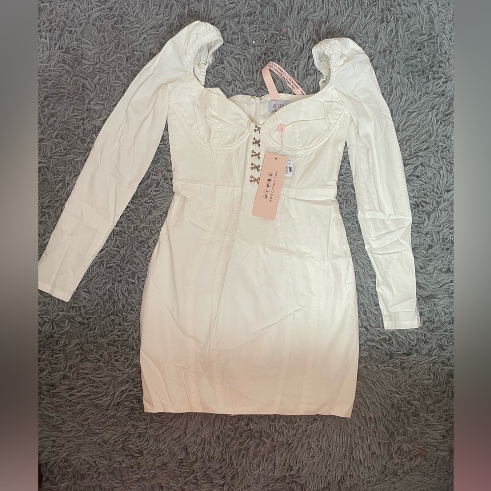 White long sleeve dress